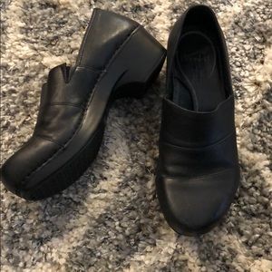 Dansko clogs (slim fit) 7.5 (38)